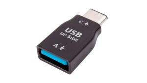USB C USB A átalakító és hangszóró kábel